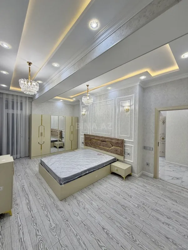 Satılır 4 otaqlı mənzil 160 m²