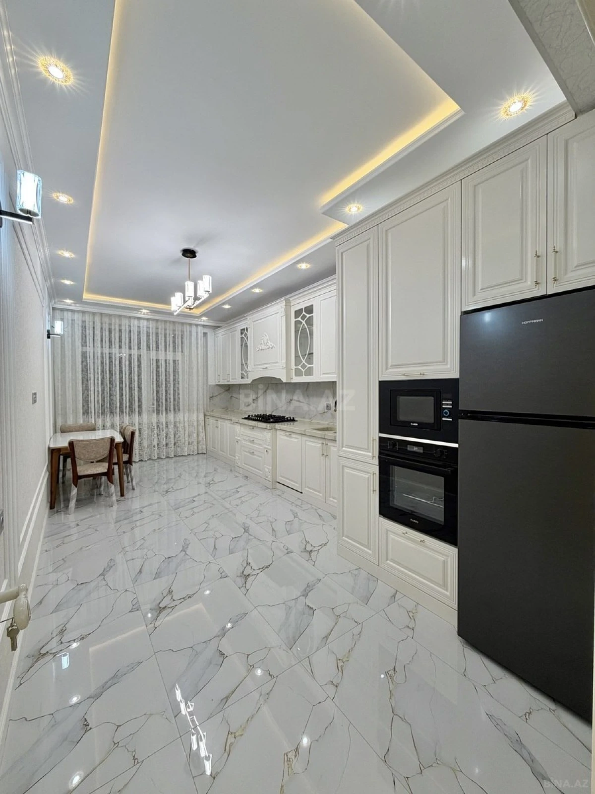 Satılır 4 otaqlı mənzil 160 m²