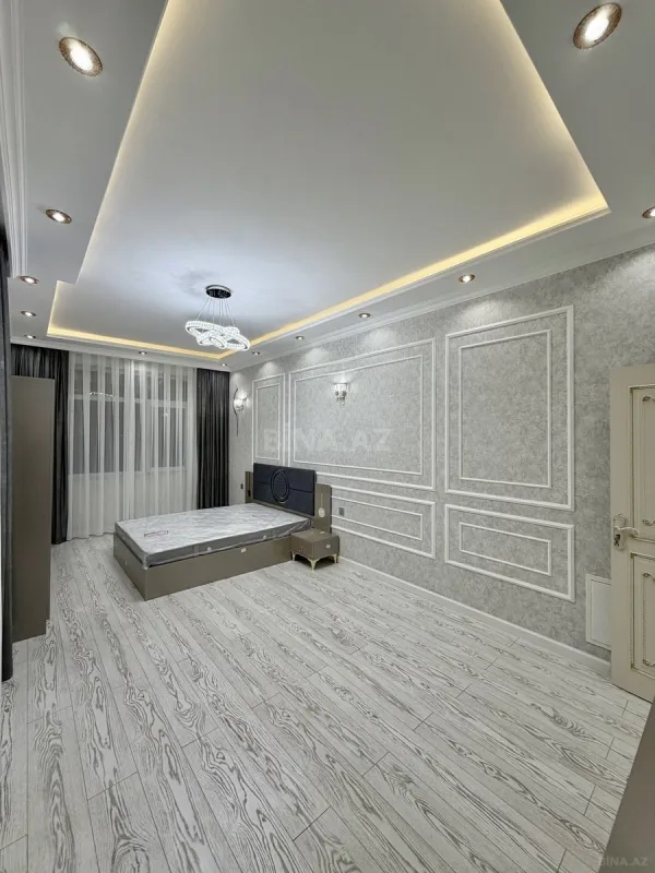 Satılır 4 otaqlı mənzil 160 m²
