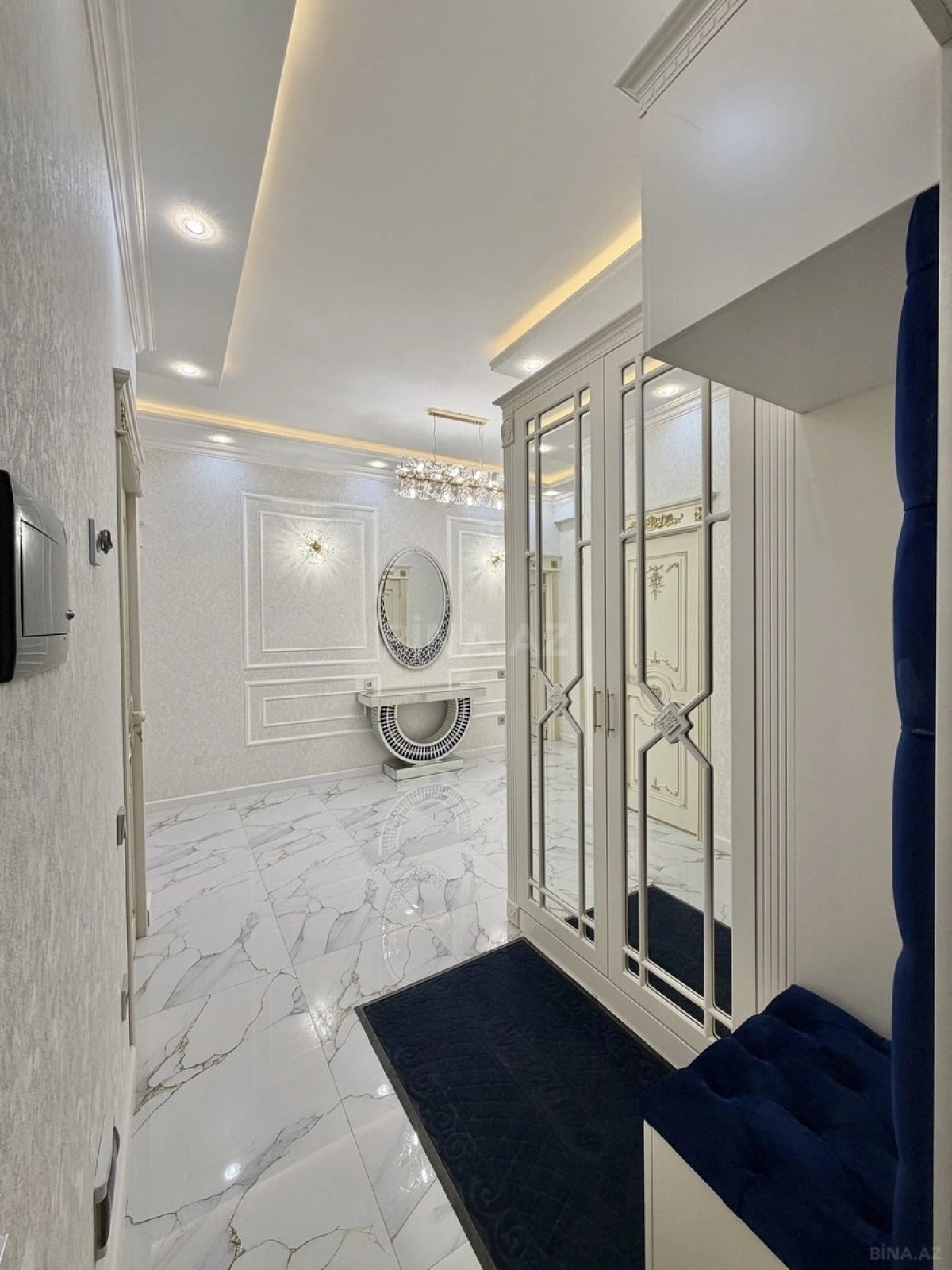 Satılır 4 otaqlı mənzil 160 m²