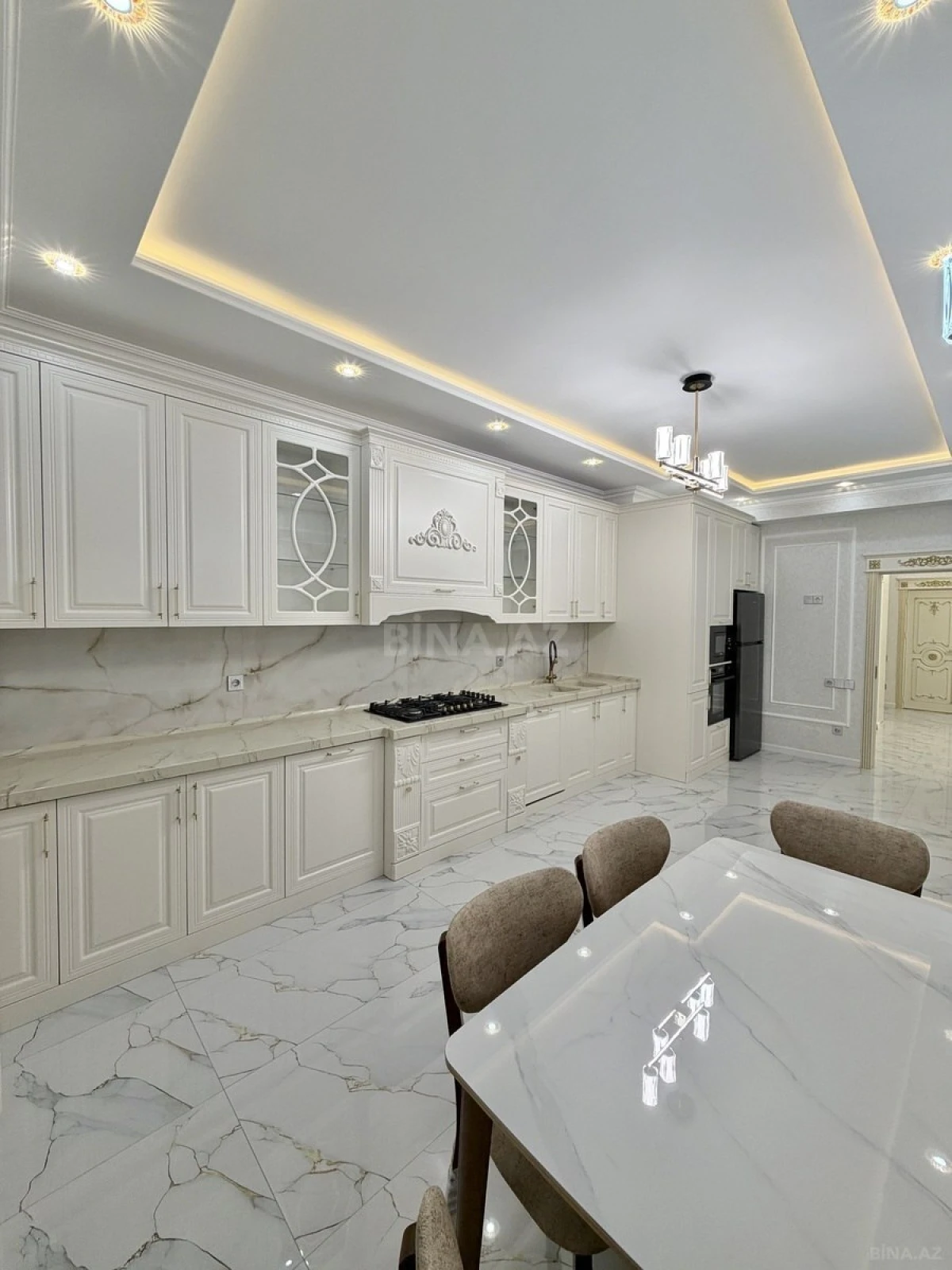 Satılır 4 otaqlı mənzil 160 m²