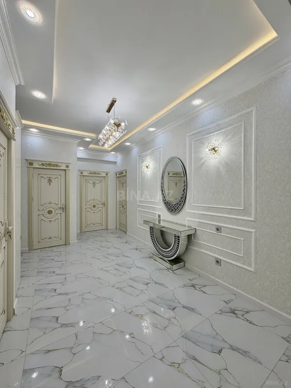 Satılır 4 otaqlı mənzil 160 m²