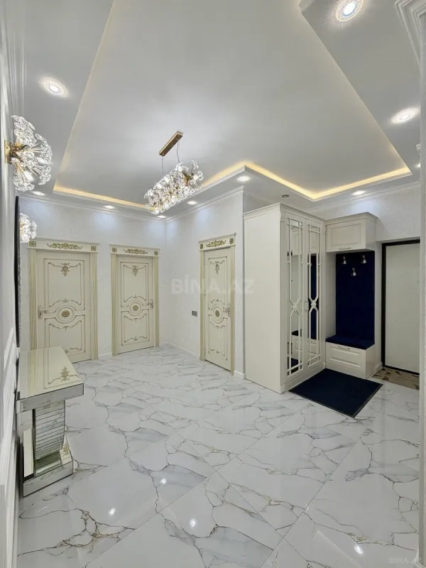 Satılır 4 otaqlı mənzil 160 m²