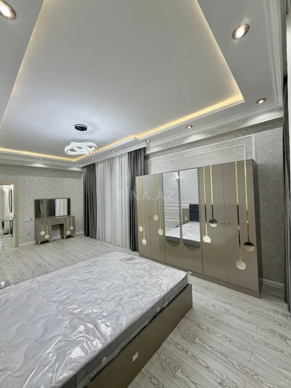 Satılır 4 otaqlı mənzil 160 m²