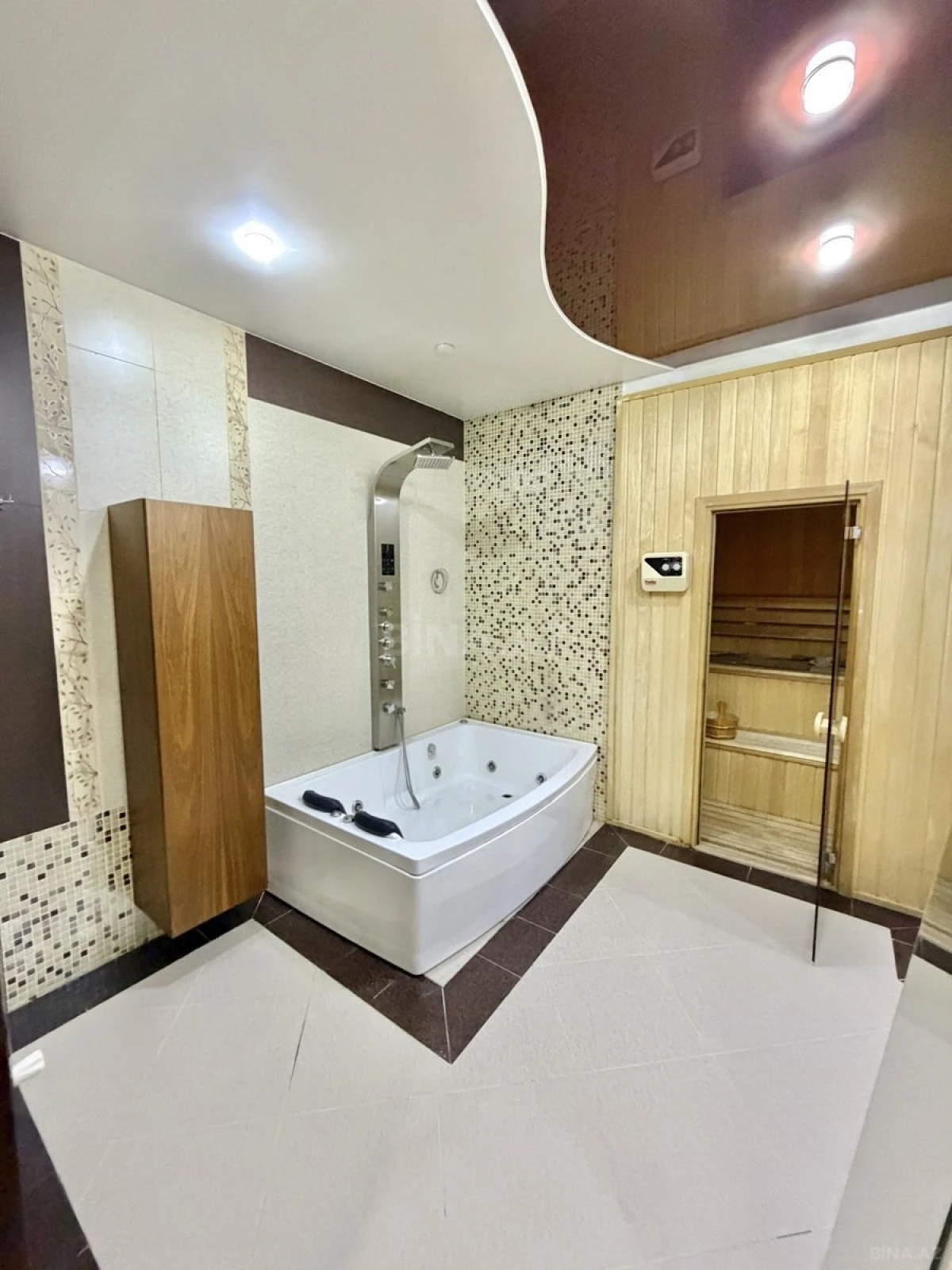 Satılır 8 otaqlı mənzil 412 m²