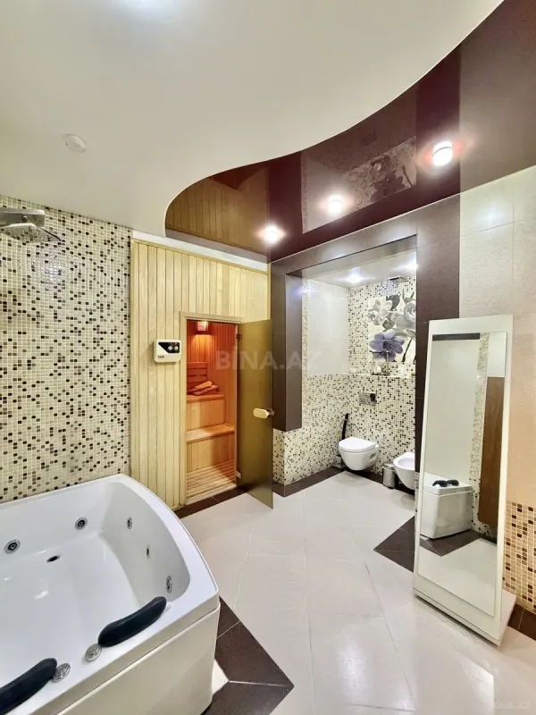 Satılır 8 otaqlı mənzil 412 m²