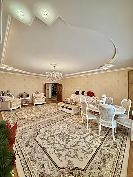 Satılır 4 otaqlı mənzil 204 m²
