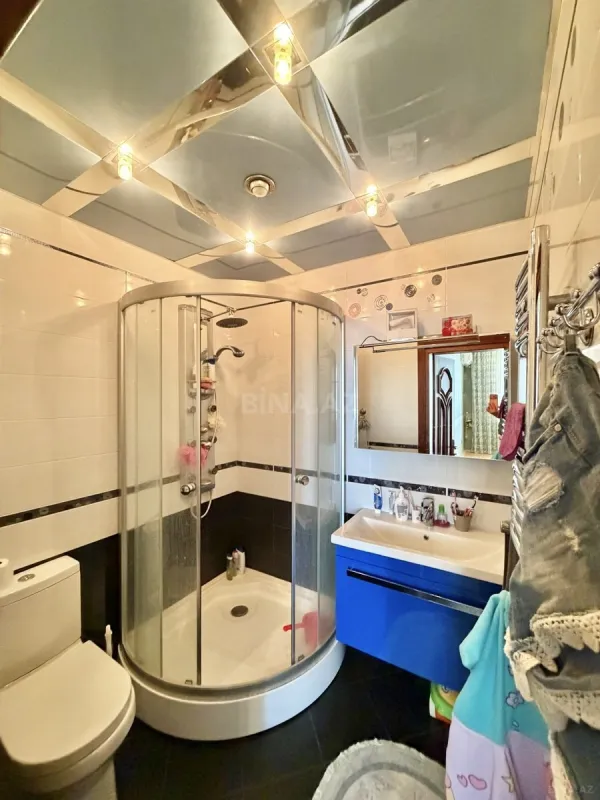 Satılır 4 otaqlı mənzil 204 m²