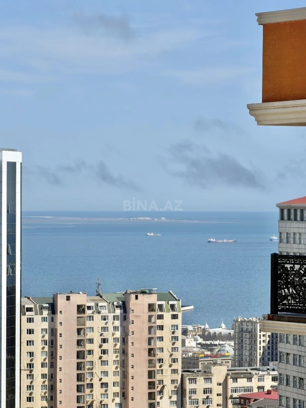 Satılır 4 otaqlı mənzil 204 m²