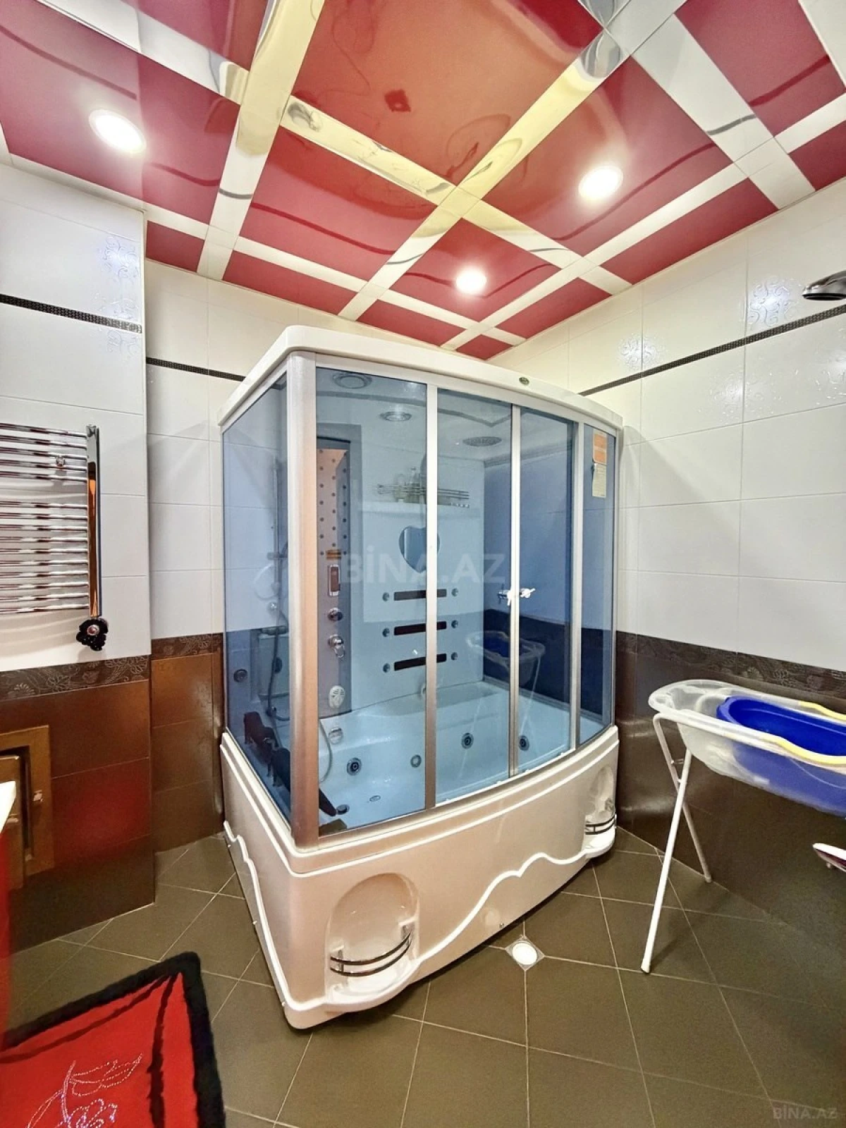 Satılır 4 otaqlı mənzil 204 m²