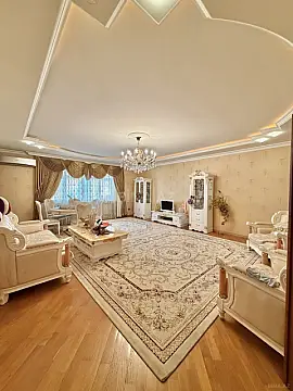 Satılır 4 otaqlı mənzil 204 m²