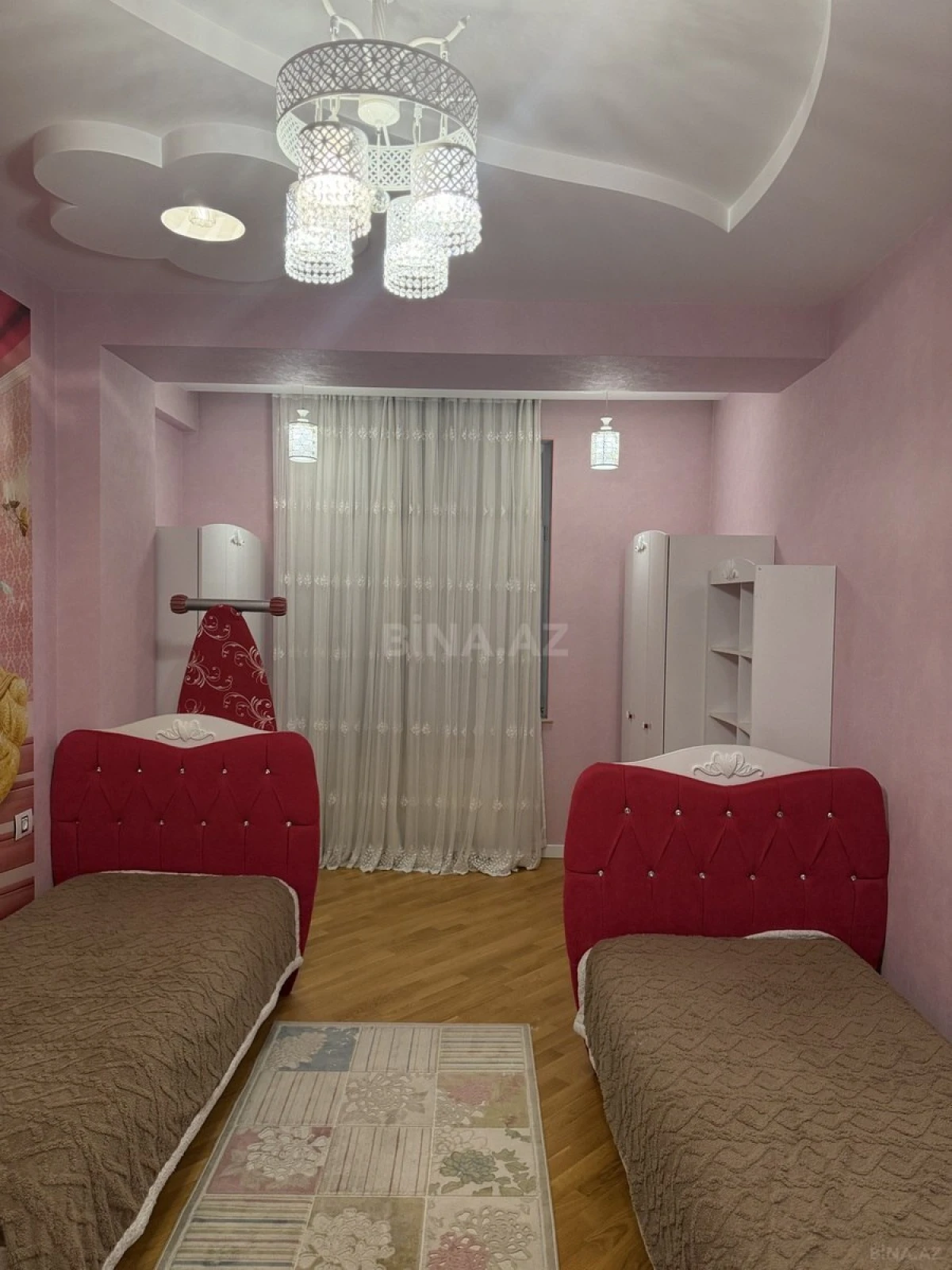 Kirayə verilir 3 otaqlı mənzil 145 m²