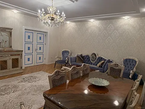 Kirayə verilir 3 otaqlı mənzil 145 m²