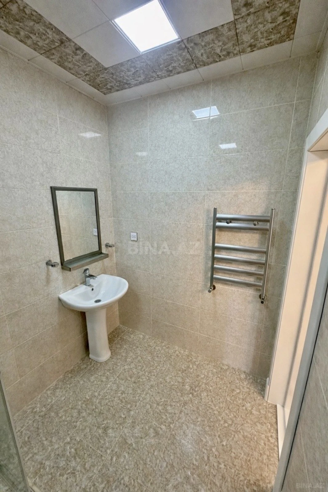 Satılır 4 otaqlı həyət evi 180 m²