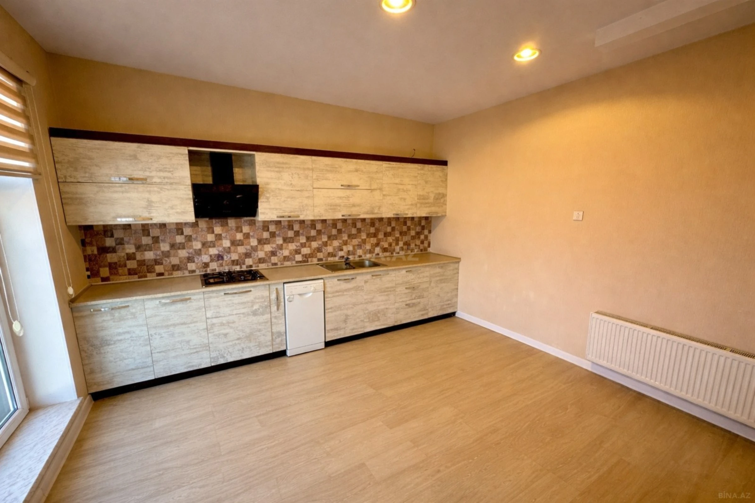 Satılır 4 otaqlı həyət evi 180 m²