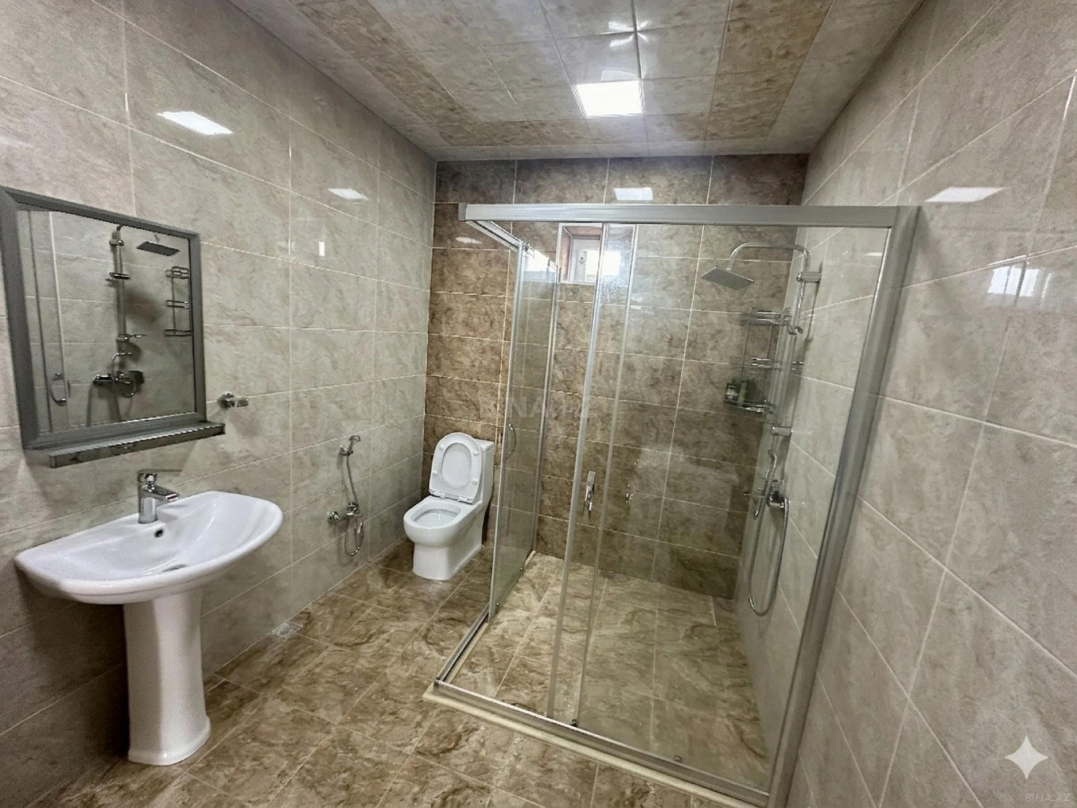 Satılır 4 otaqlı həyət evi 180 m²