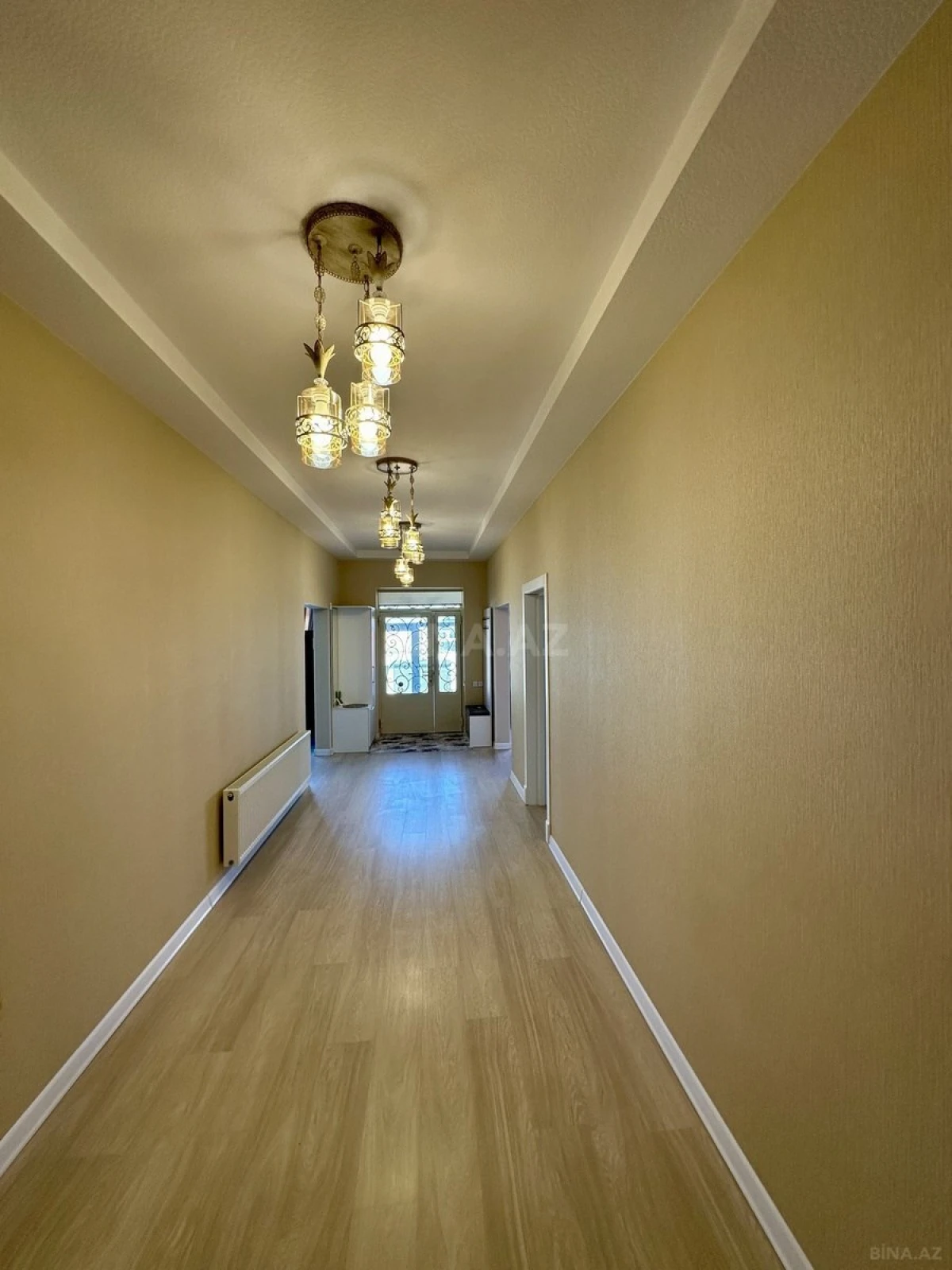 Satılır 4 otaqlı həyət evi 180 m²