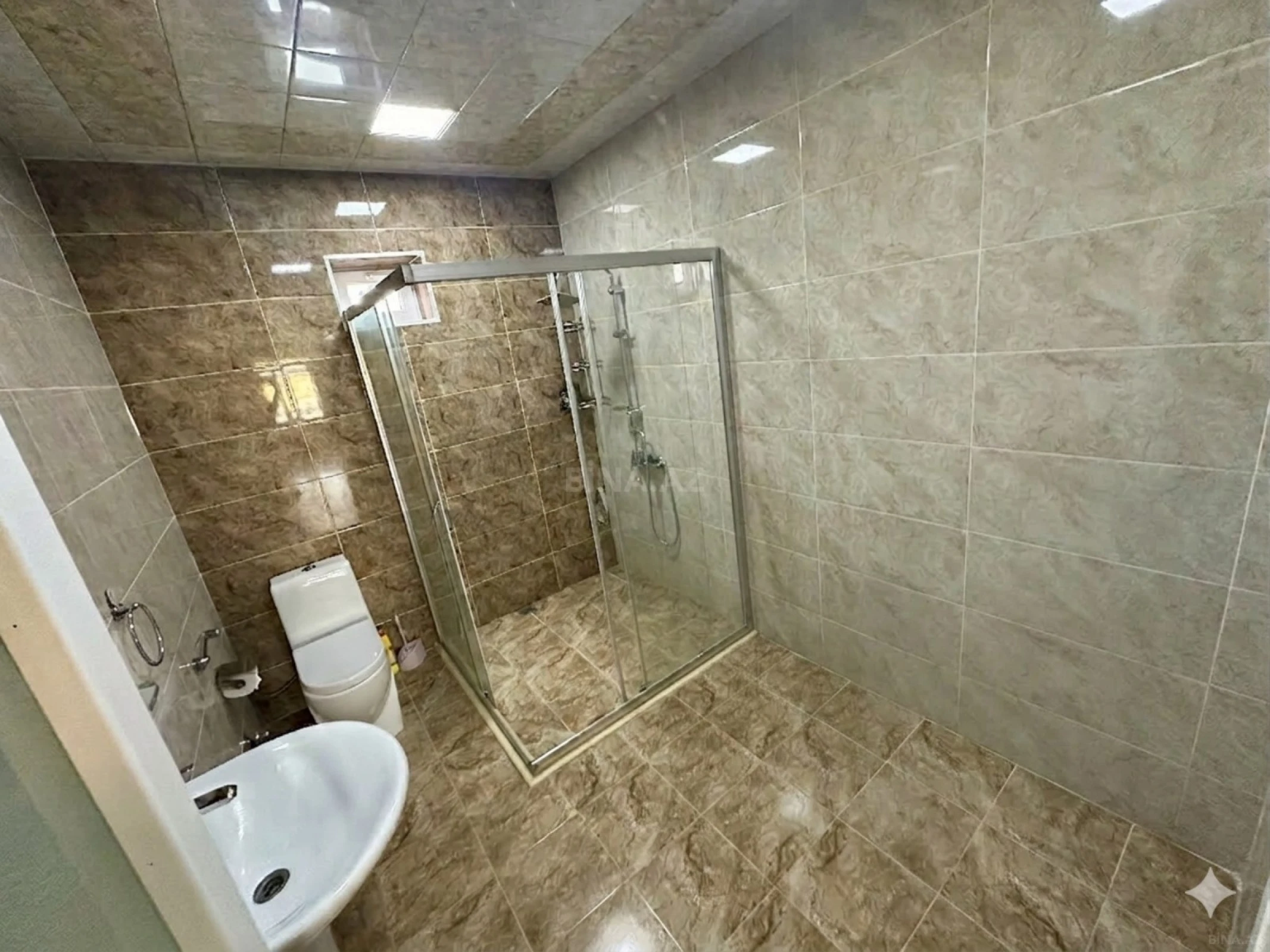 Satılır 4 otaqlı həyət evi 180 m²