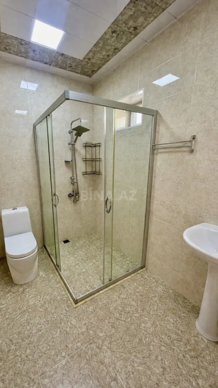 Satılır 4 otaqlı həyət evi 180 m²