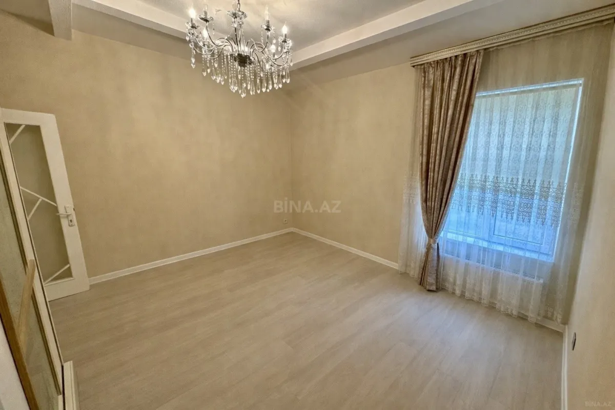 Satılır 4 otaqlı həyət evi 180 m²