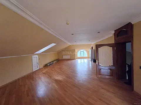 Satılır 12 otaqlı həyət evi 600 m²