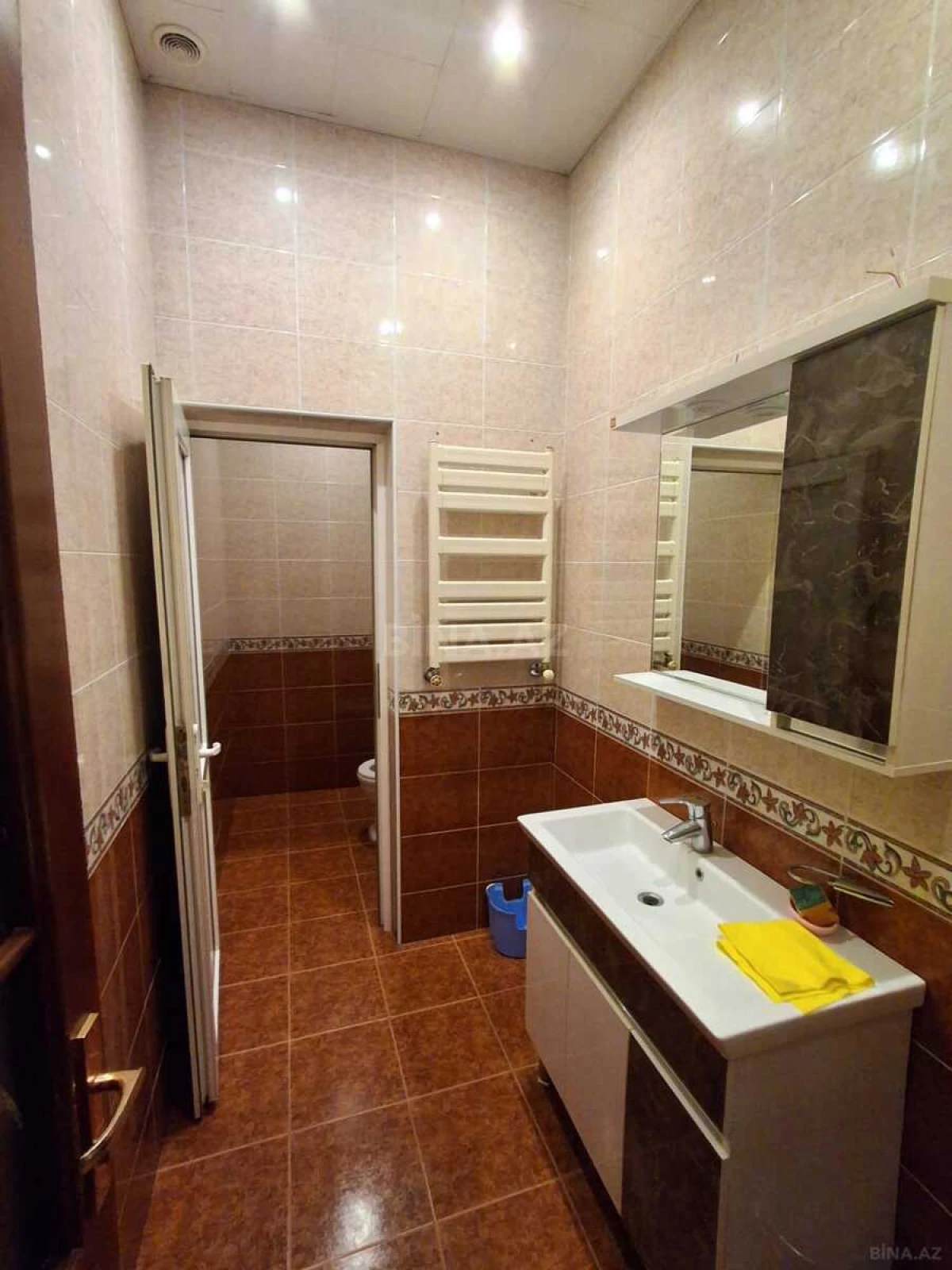 Satılır 12 otaqlı həyət evi 600 m²