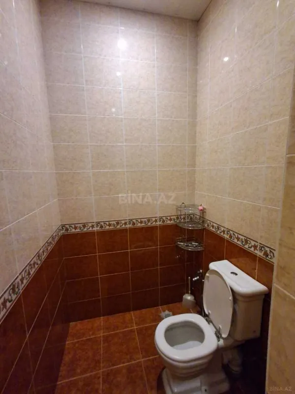 Satılır 12 otaqlı həyət evi 600 m²