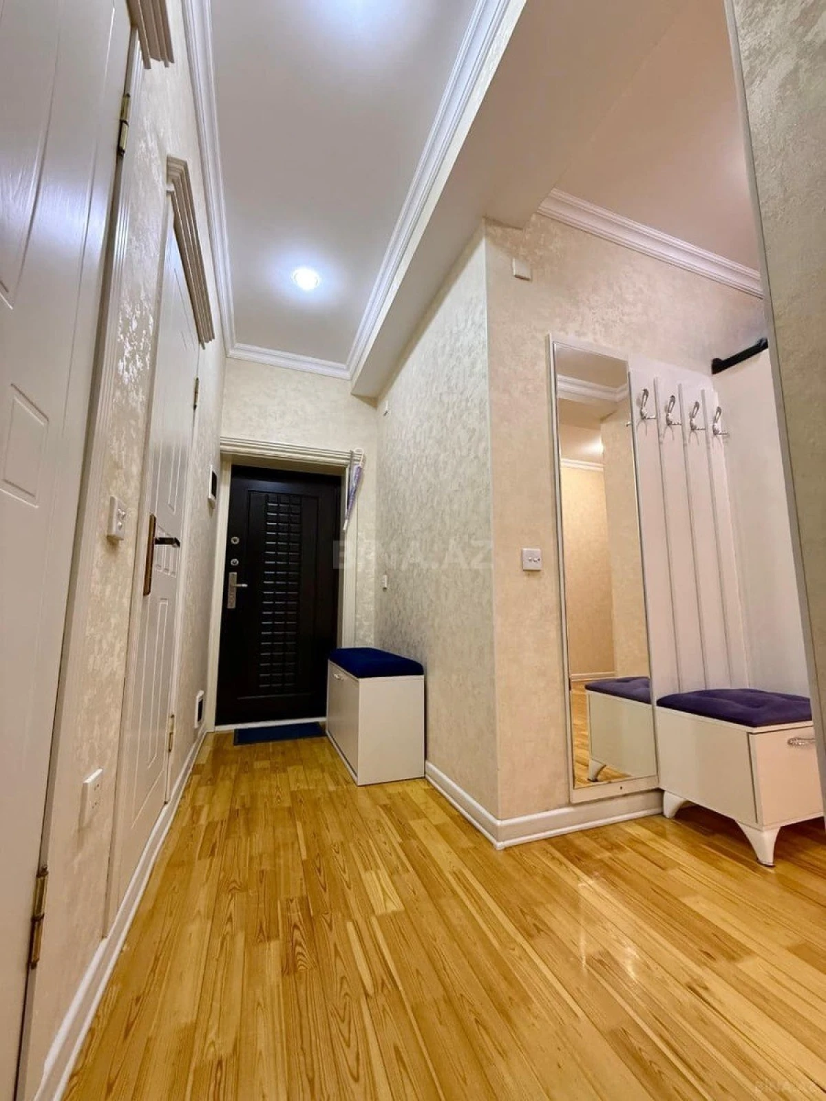 Satılır 2 otaqlı mənzil 92 m²