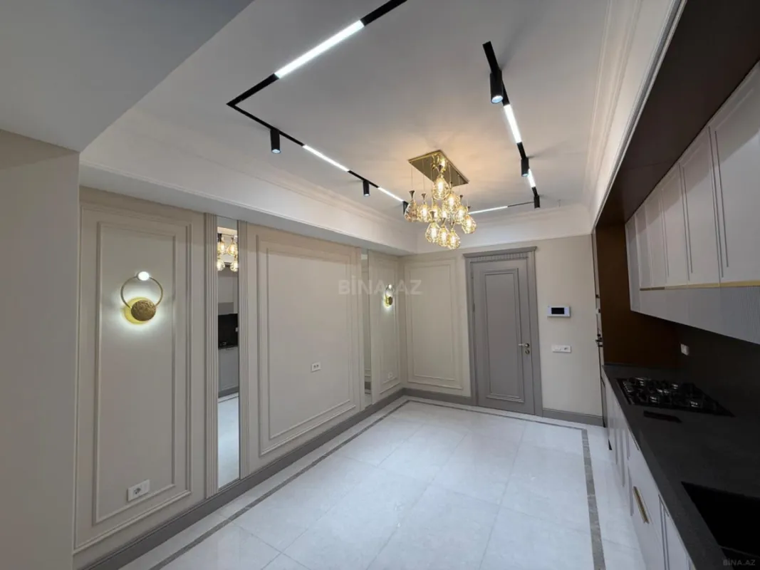 Satılır 4 otaqlı mənzil 179 m²