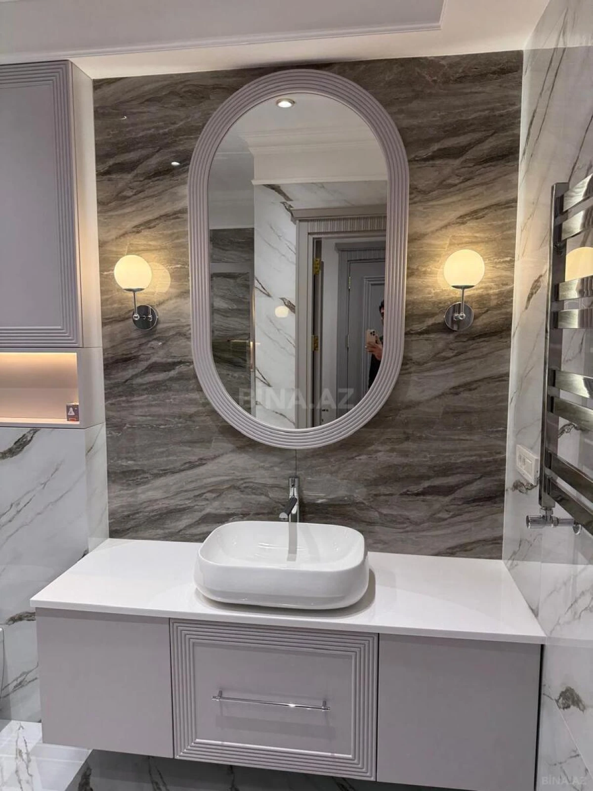 Satılır 4 otaqlı mənzil 179 m²