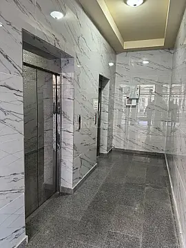 Satılır 4 otaqlı mənzil 179 m²