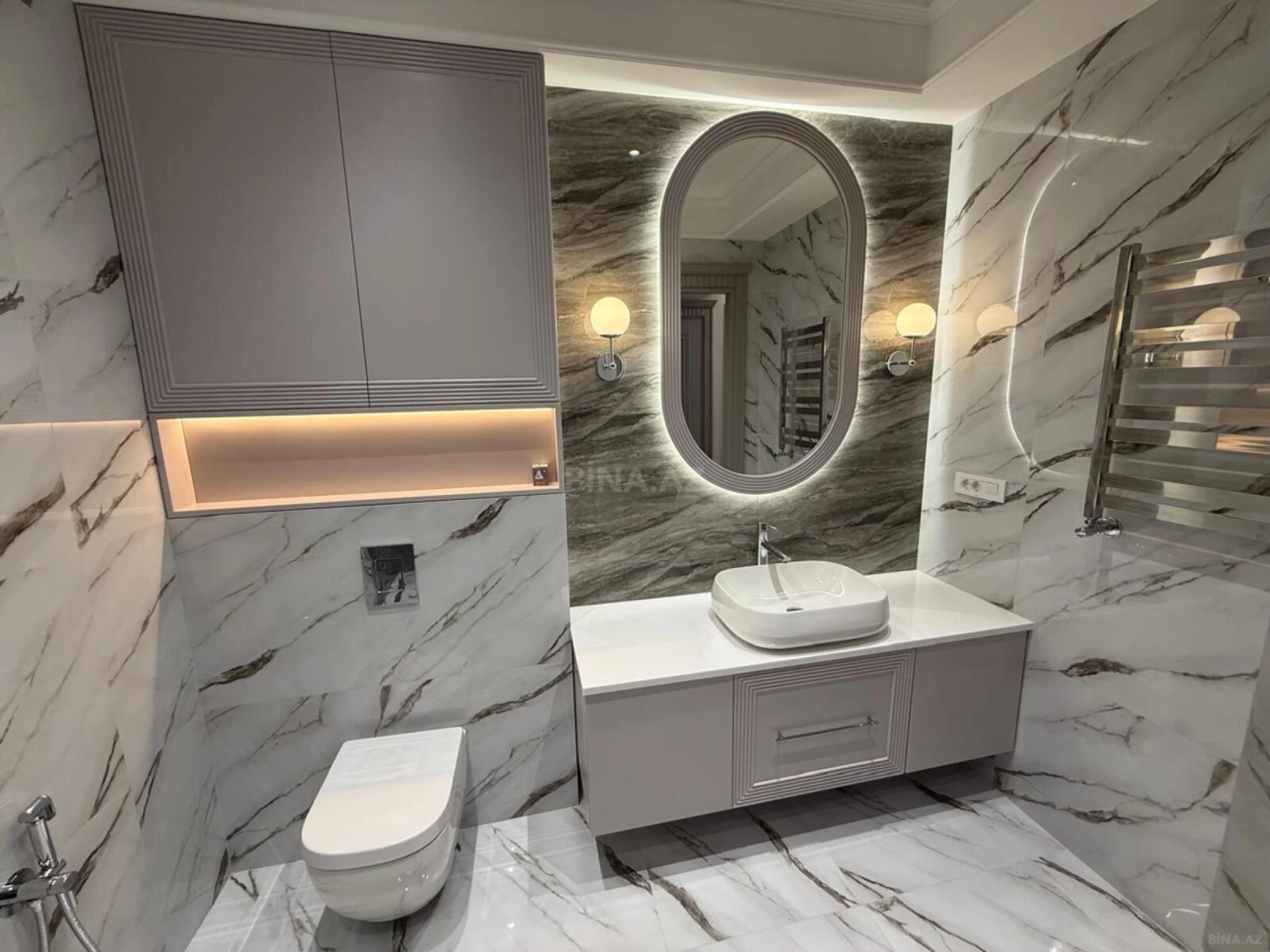 Satılır 4 otaqlı mənzil 179 m²