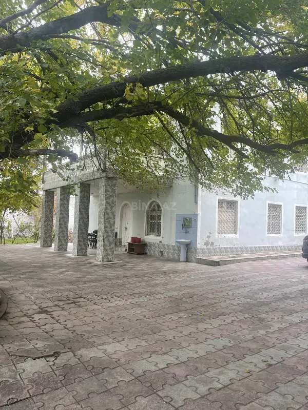 Satılır 4 otaqlı həyət evi 300 m²