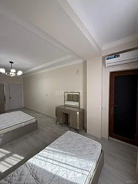 Satılır 2 otaqlı mənzil 77 m²