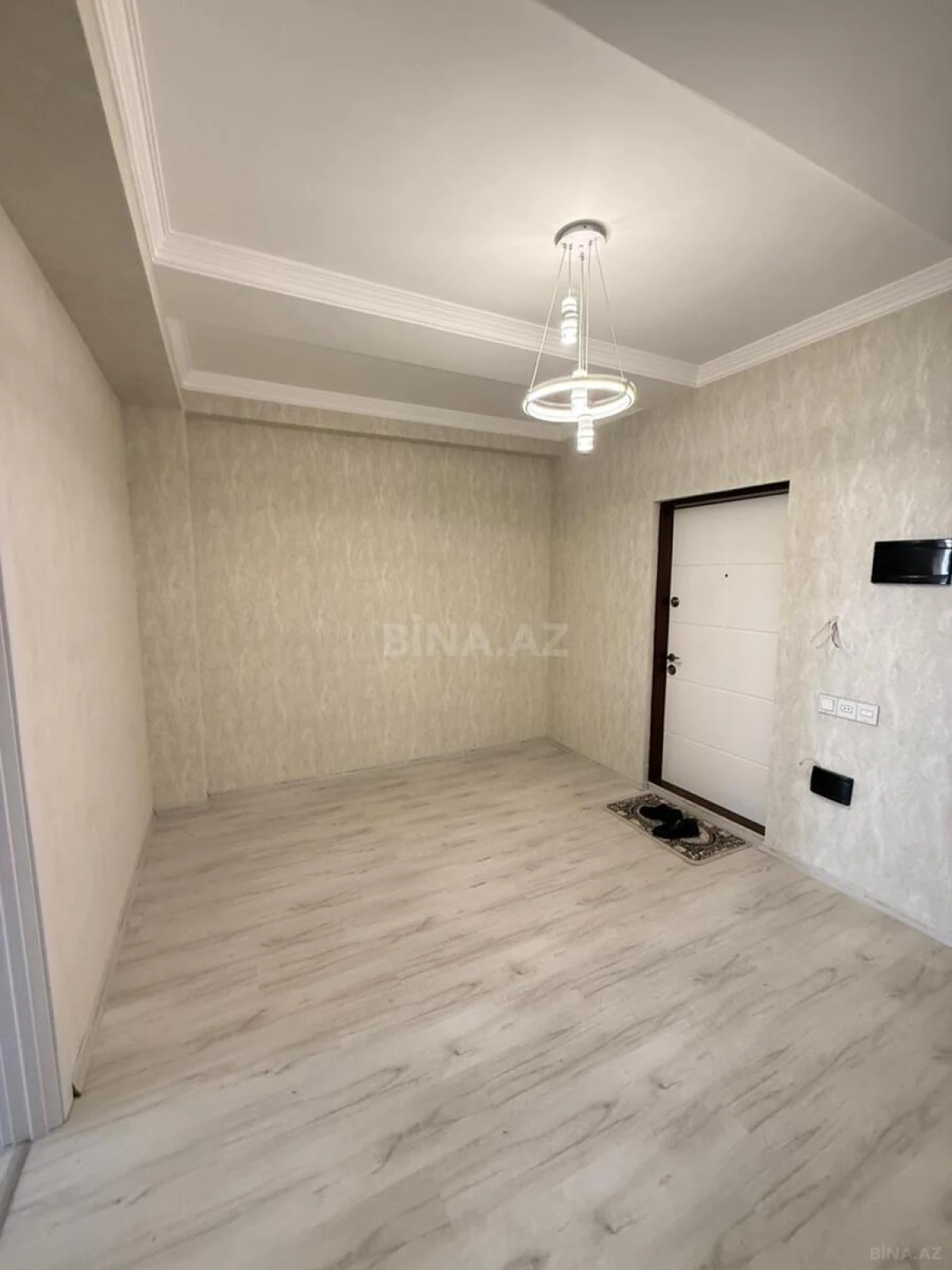 Satılır 2 otaqlı mənzil 77 m²