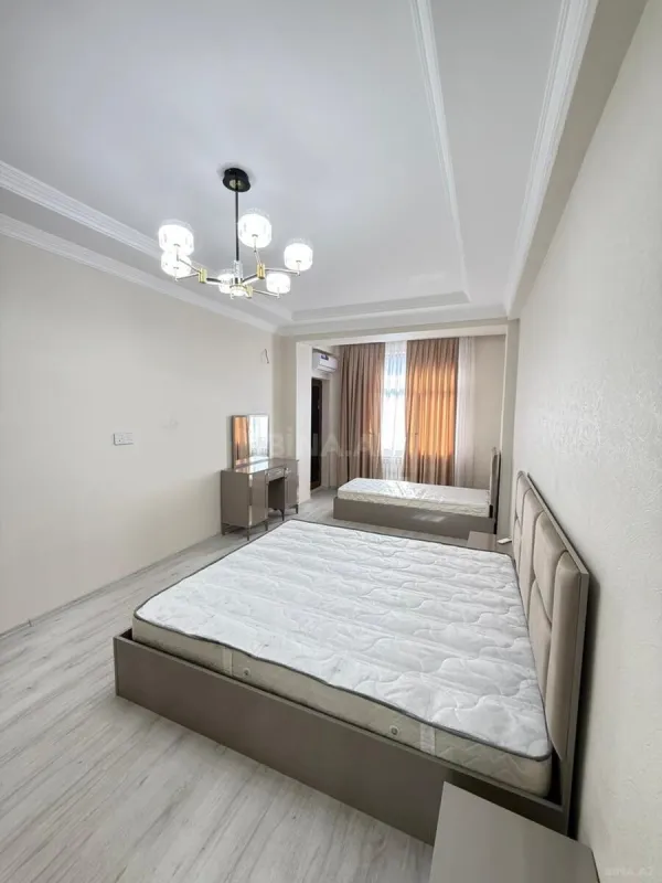 Satılır 2 otaqlı mənzil 77 m²