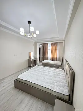 Satılır 2 otaqlı mənzil 77 m²