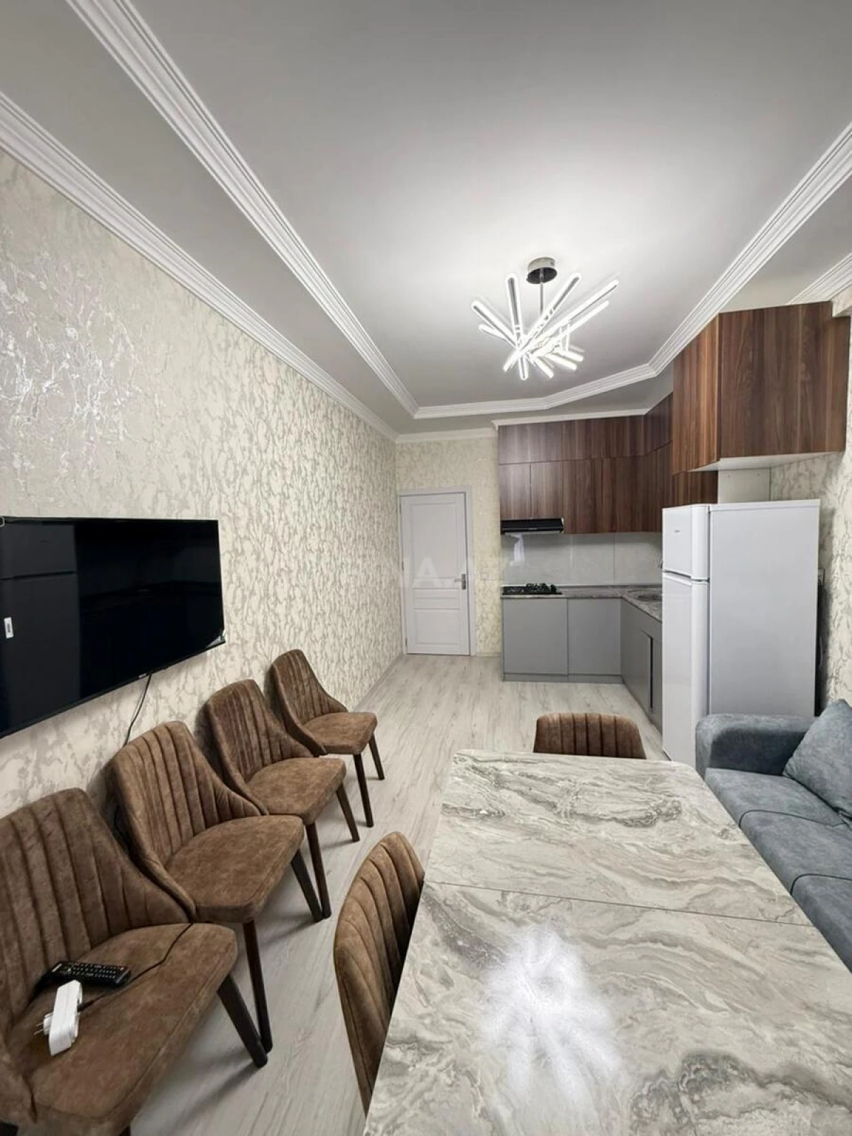Satılır 2 otaqlı mənzil 77 m²