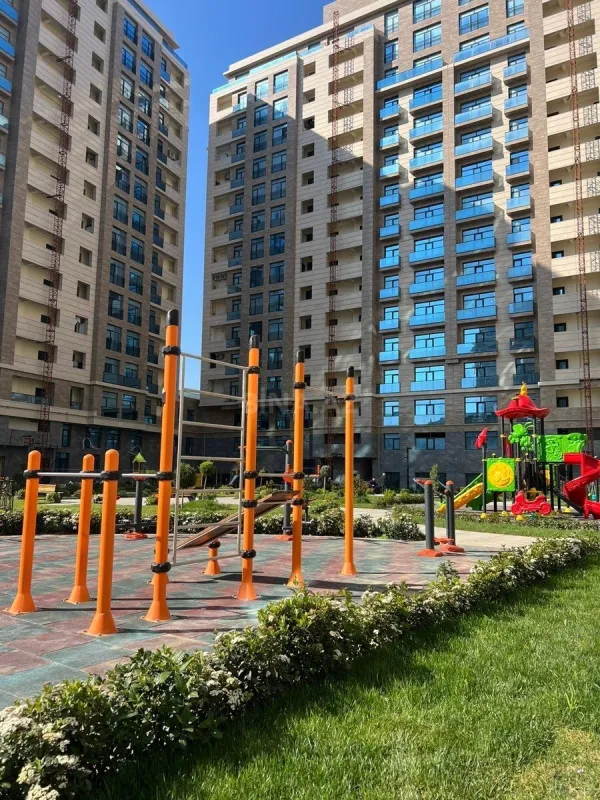 Satılır 5 otaqlı mənzil 267 m²