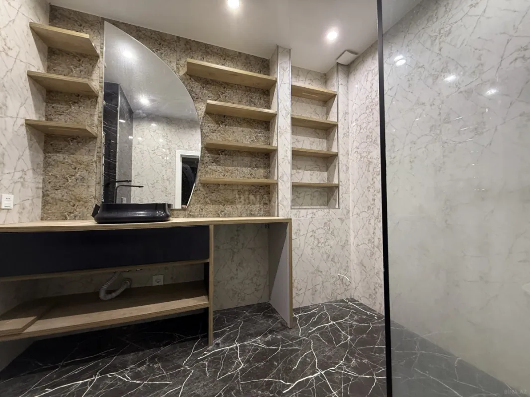 Satılır 2 otaqlı mənzil 65 m²