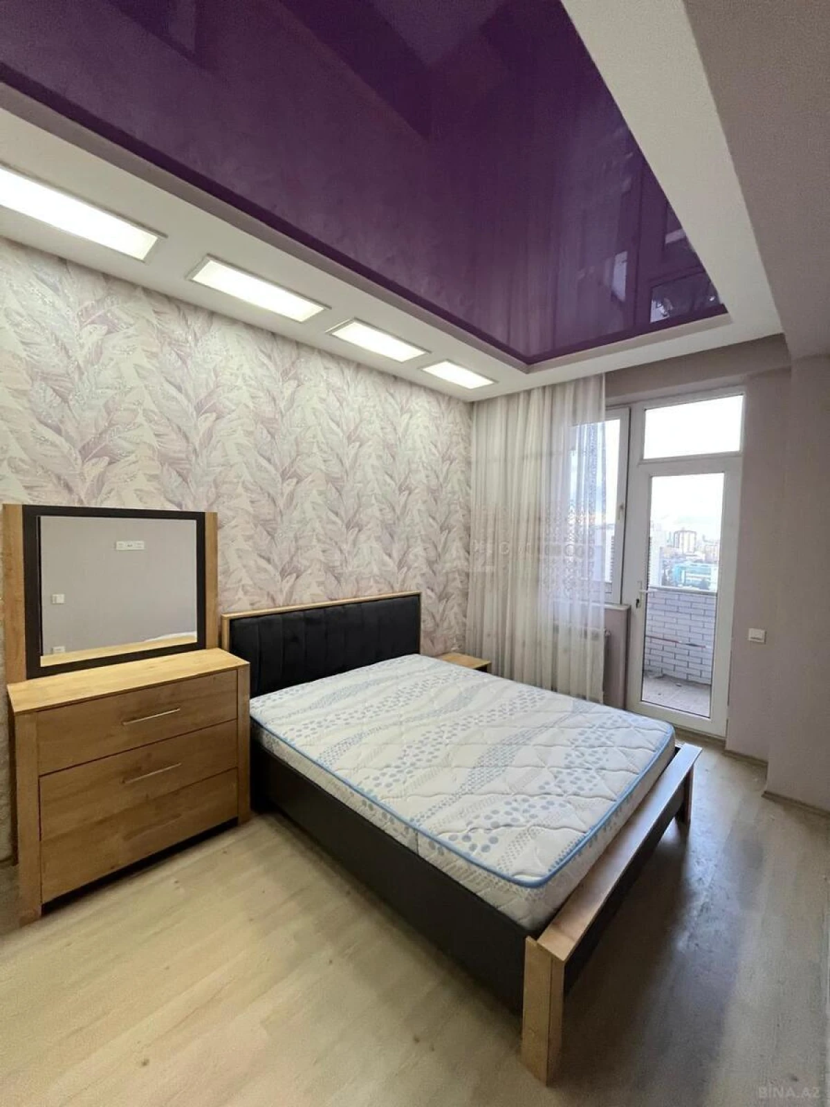 Kirayə verilir 2 otaqlı mənzil 67 m²