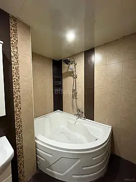 Kirayə verilir 2 otaqlı mənzil 67 m²