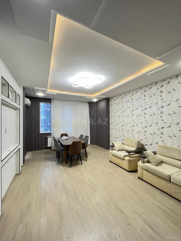 Kirayə verilir 2 otaqlı mənzil 67 m²