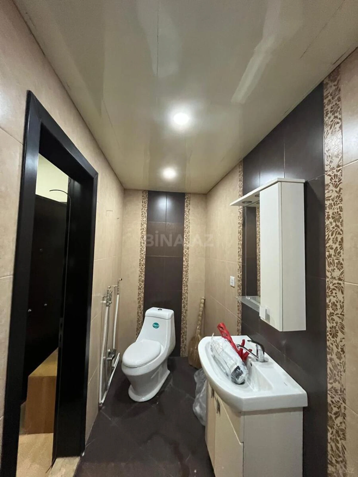 Kirayə verilir 2 otaqlı mənzil 67 m²
