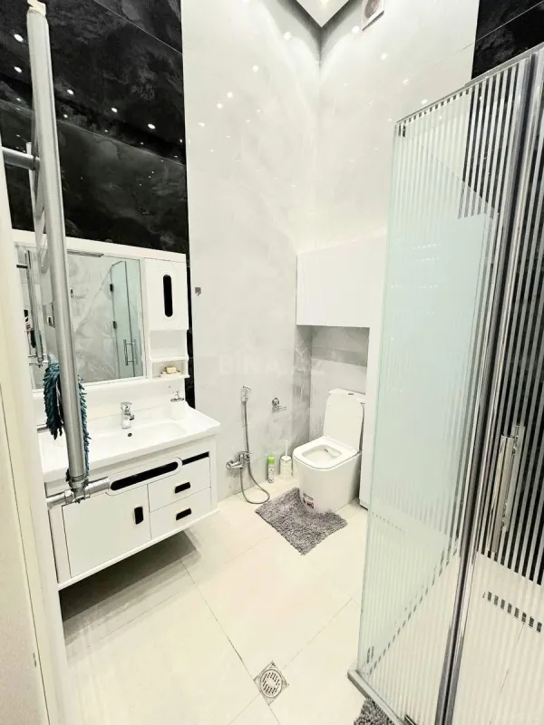 Kirayə verilir 2 otaqlı mənzil 65 m²