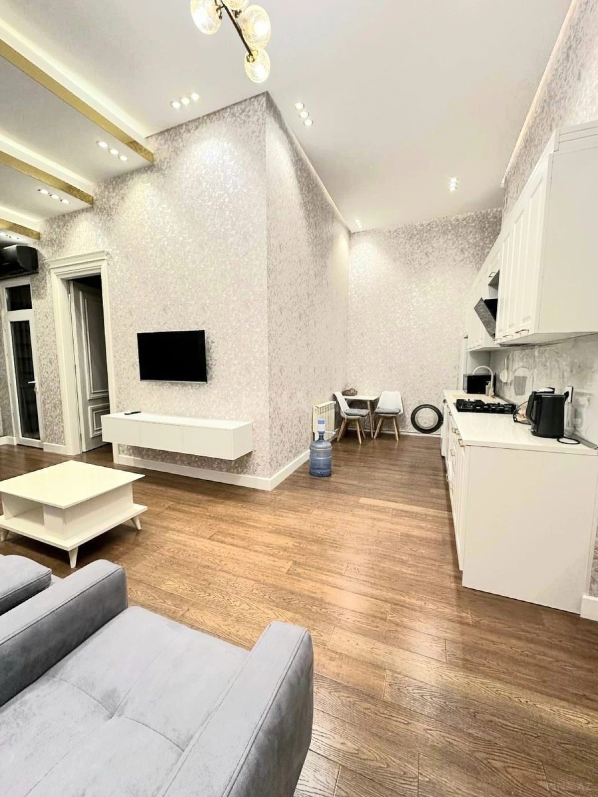 Kirayə verilir 2 otaqlı mənzil 65 m²