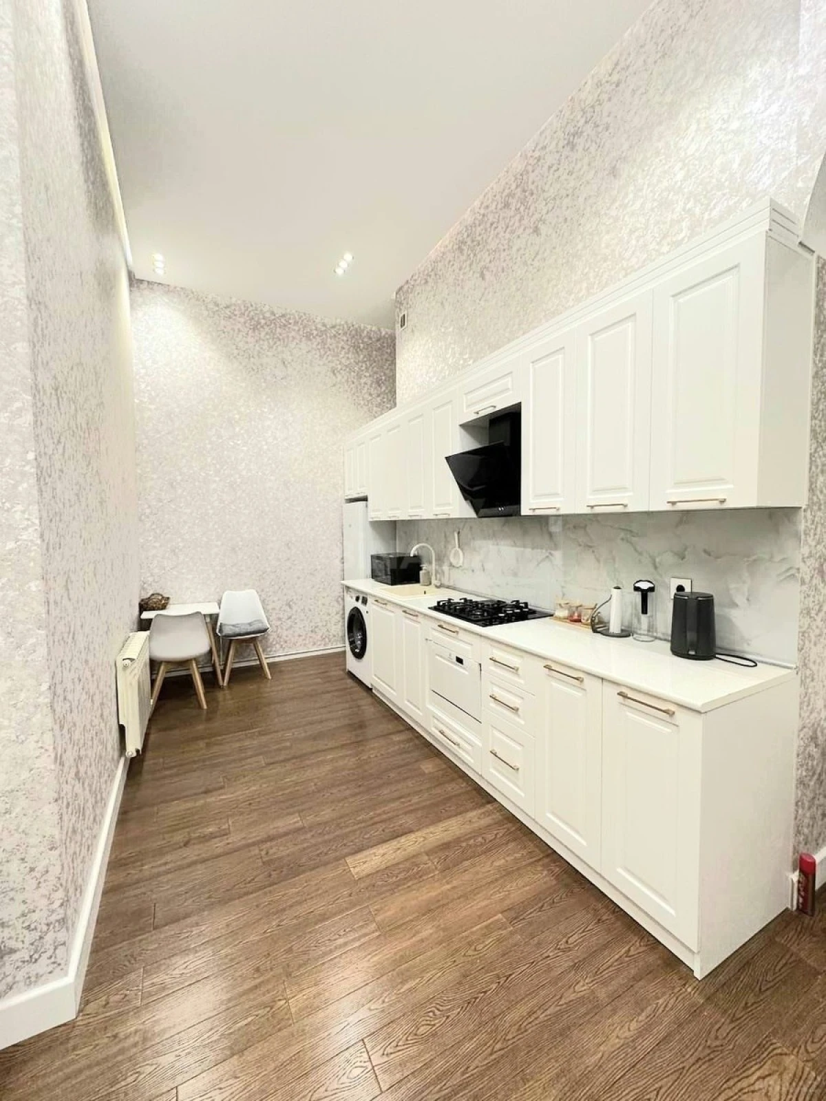 Kirayə verilir 2 otaqlı mənzil 65 m²