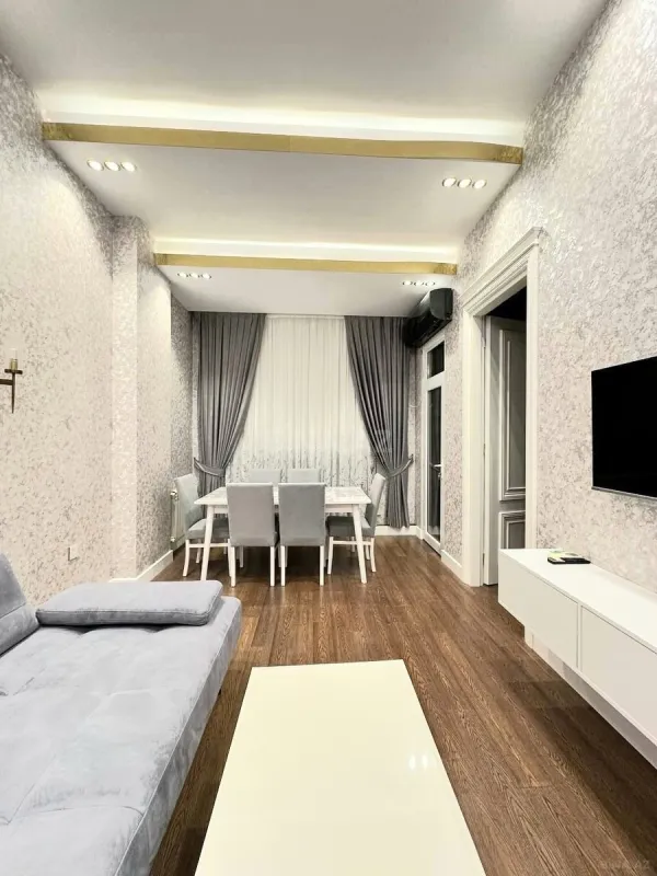 Kirayə verilir 2 otaqlı mənzil 65 m²