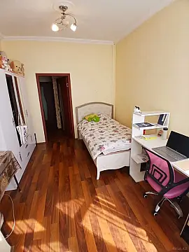 Satılır 4 otaqlı mənzil 126 m²