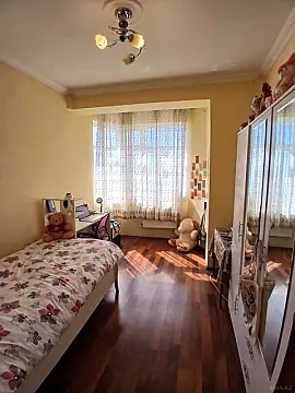 Satılır 4 otaqlı mənzil 126 m²
